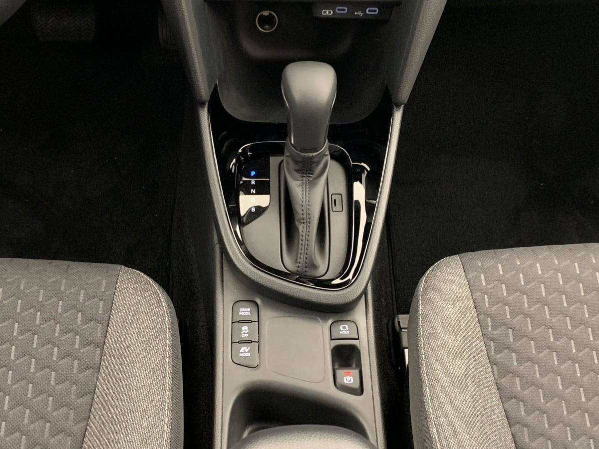Vente en ligne Toyota Yaris Cross 130h 2WD Design au prix de 28 090 €