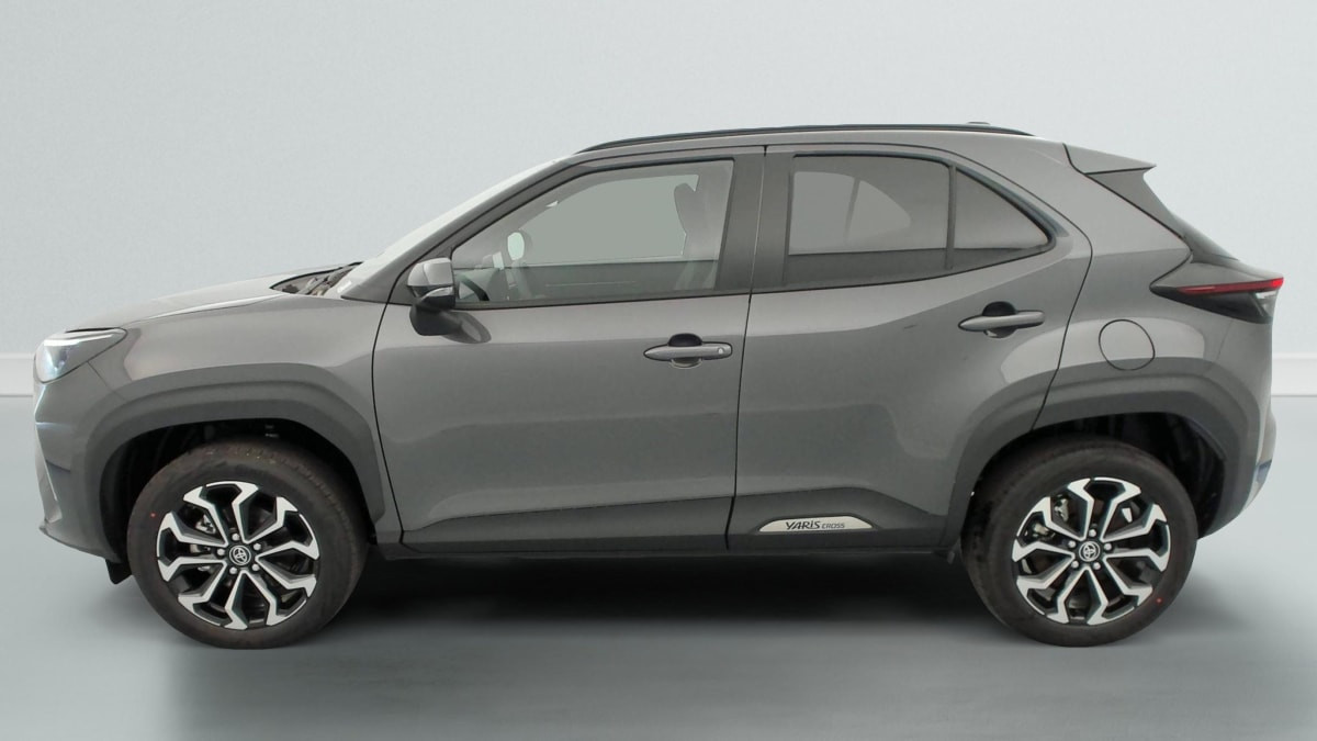 Vente en ligne Toyota Yaris Cross 130h 2WD Design au prix de 28 090 €