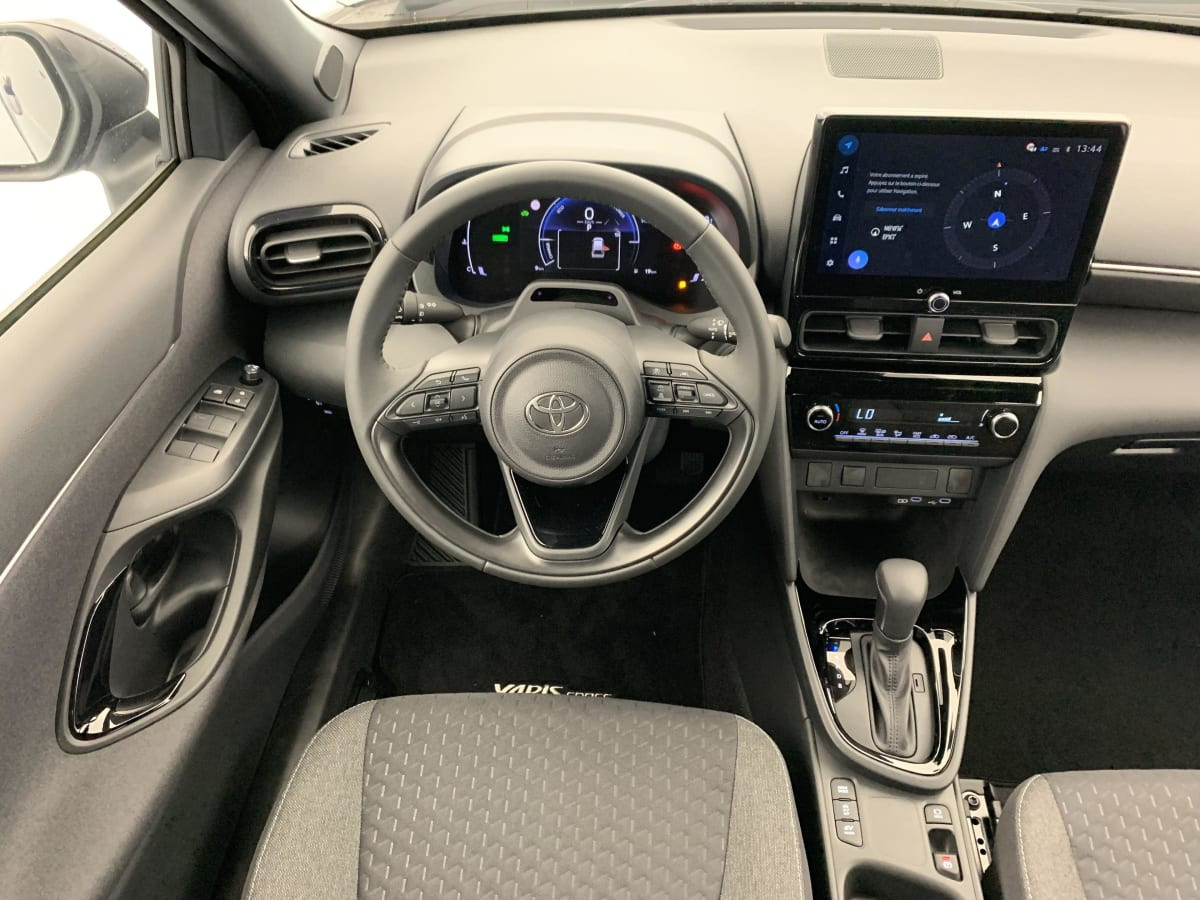 Vente en ligne Toyota Yaris Cross 130h 2WD Design au prix de 28 090 €