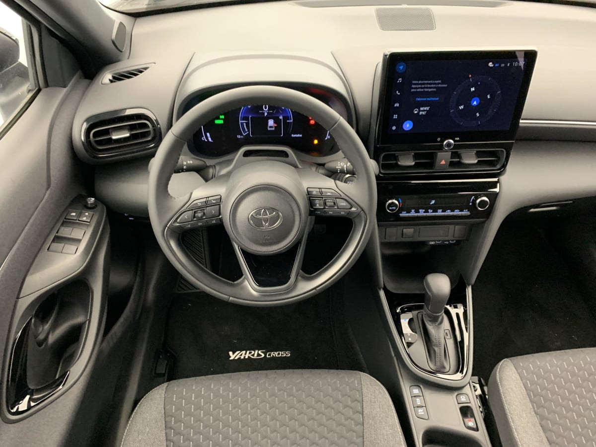 Vente en ligne Toyota Yaris Cross 130h 2WD Design au prix de 28 090 €