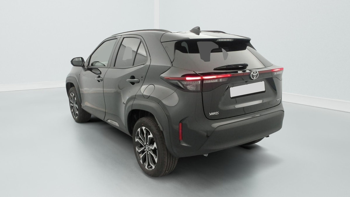 Vente en ligne Toyota Yaris Cross 130h 2WD Design au prix de 28 090 €
