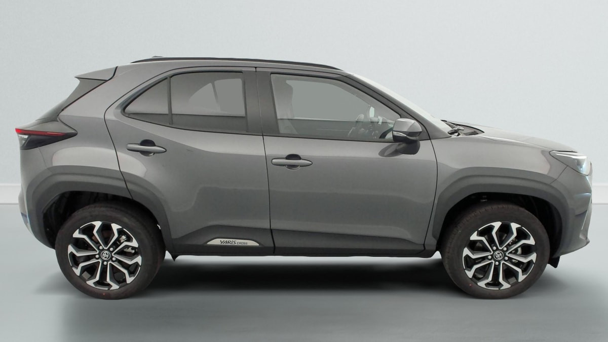 Vente en ligne Toyota Yaris Cross 130h 2WD Design au prix de 28 090 €