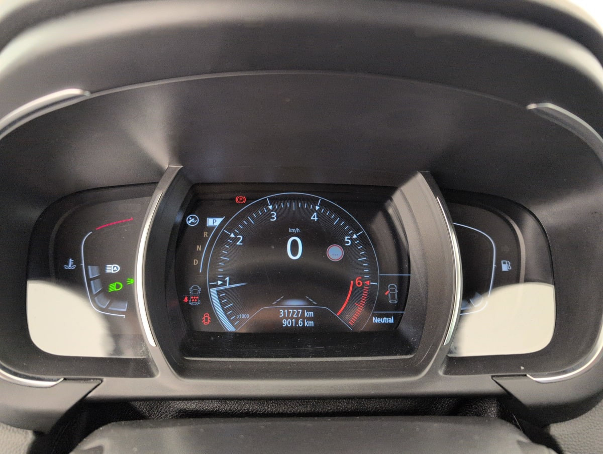 Vente en ligne Renault Grand Scenic 4 TCE 160 FAP EDC - 21 SL BLACK EDITION au prix de 21 300 €
