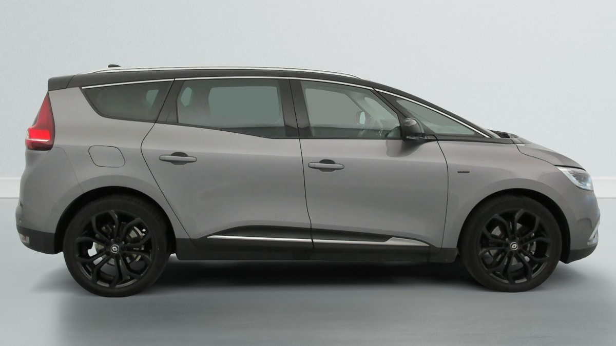 Vente en ligne Renault Grand Scenic 4 TCE 160 FAP EDC - 21 SL BLACK EDITION au prix de 21 300 €