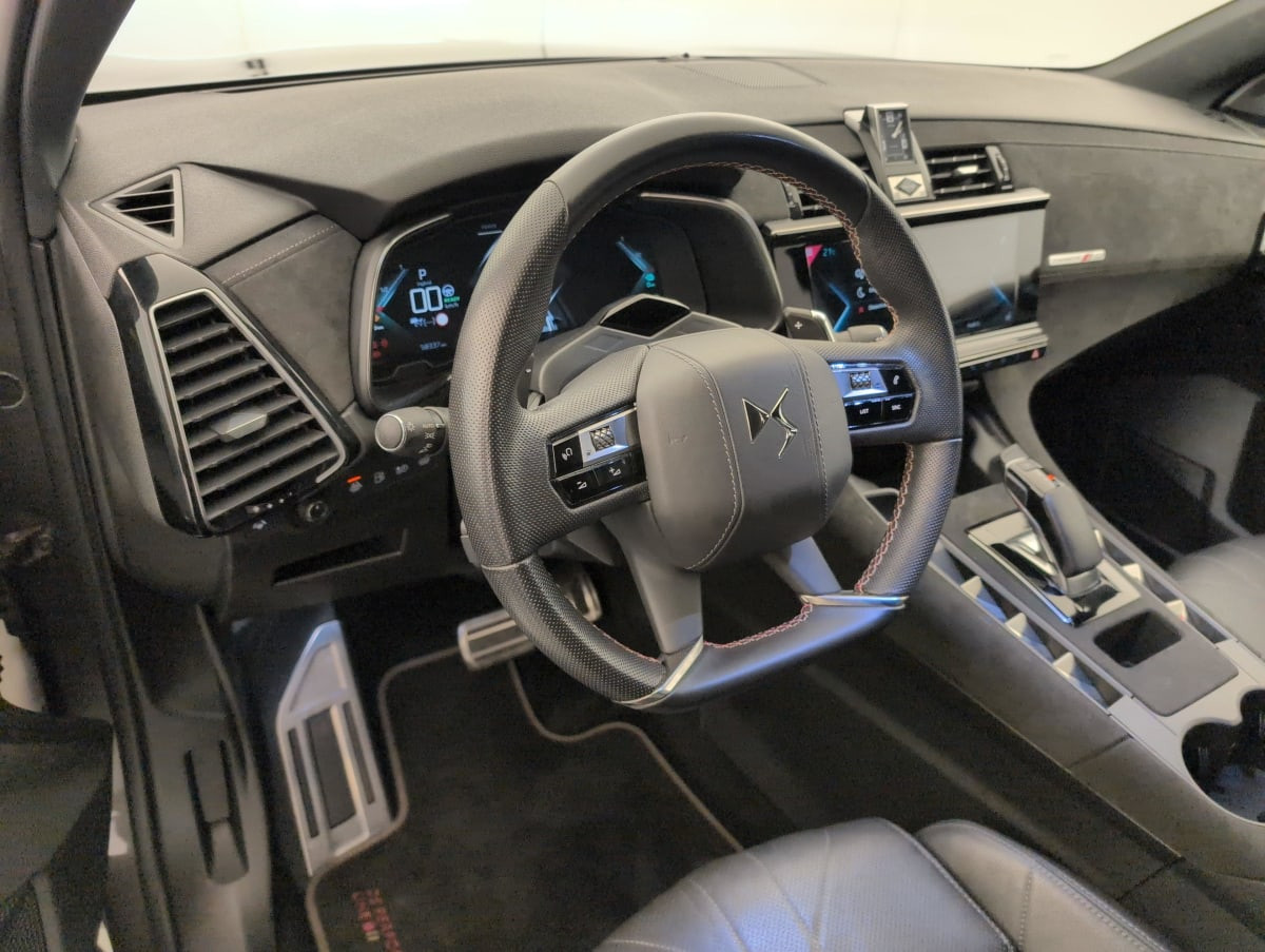 Vente en ligne Ds DS7 Crossback Hybride E-Tense 300 EAT8 4x4 Performance Line+ au prix de 22 330 €