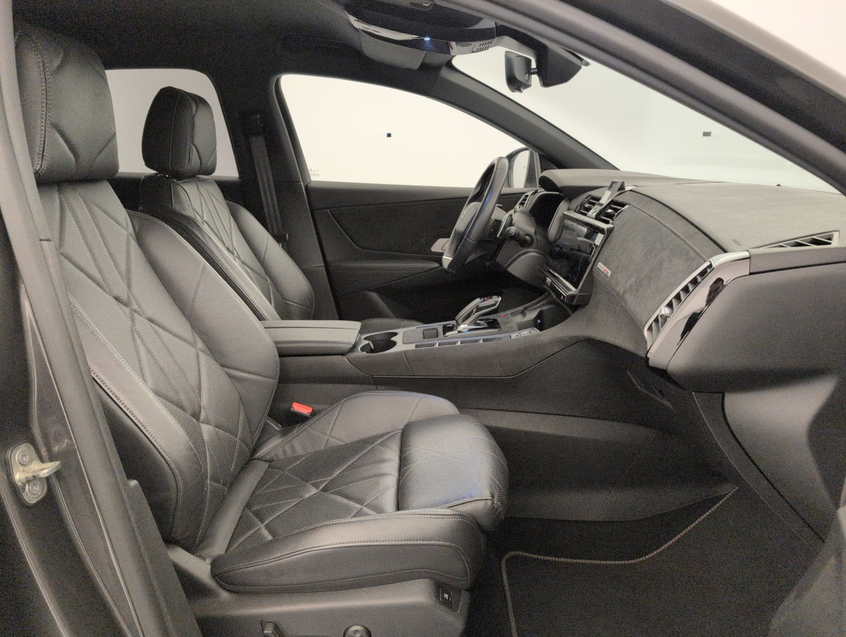 Vente en ligne Ds DS7 Crossback Hybride E-Tense 300 EAT8 4x4 Performance Line+ au prix de 22 330 €