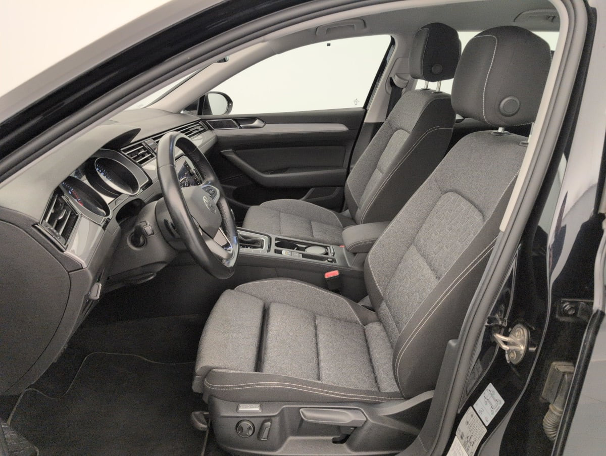 Vente en ligne Volkswagen Passat SW 1.5 TSI ACT OPF 150 DSG7 BUSINESS au prix de 21 300 €