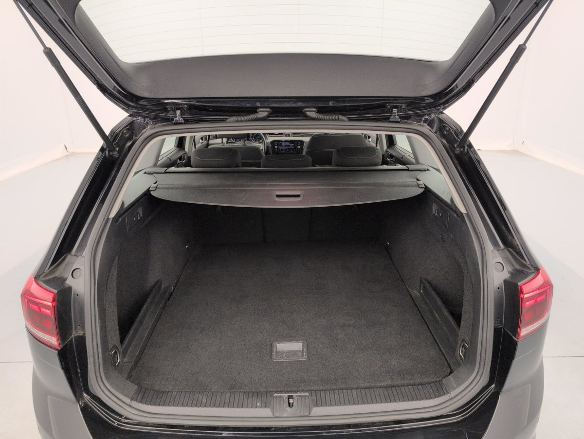 Volkswagen Passat SW 1.5 TSI ACT OPF 150 DSG7 BUSINESS occasion de 2023 en vente à Rennes