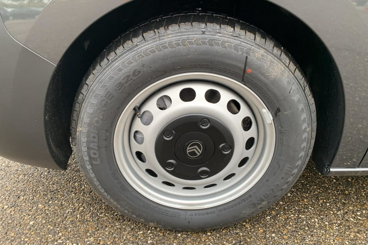 Vente en ligne Citroën Jumpy Fourgon DIESEL 180 CH M AUTOMAT au prix de 34 370 €