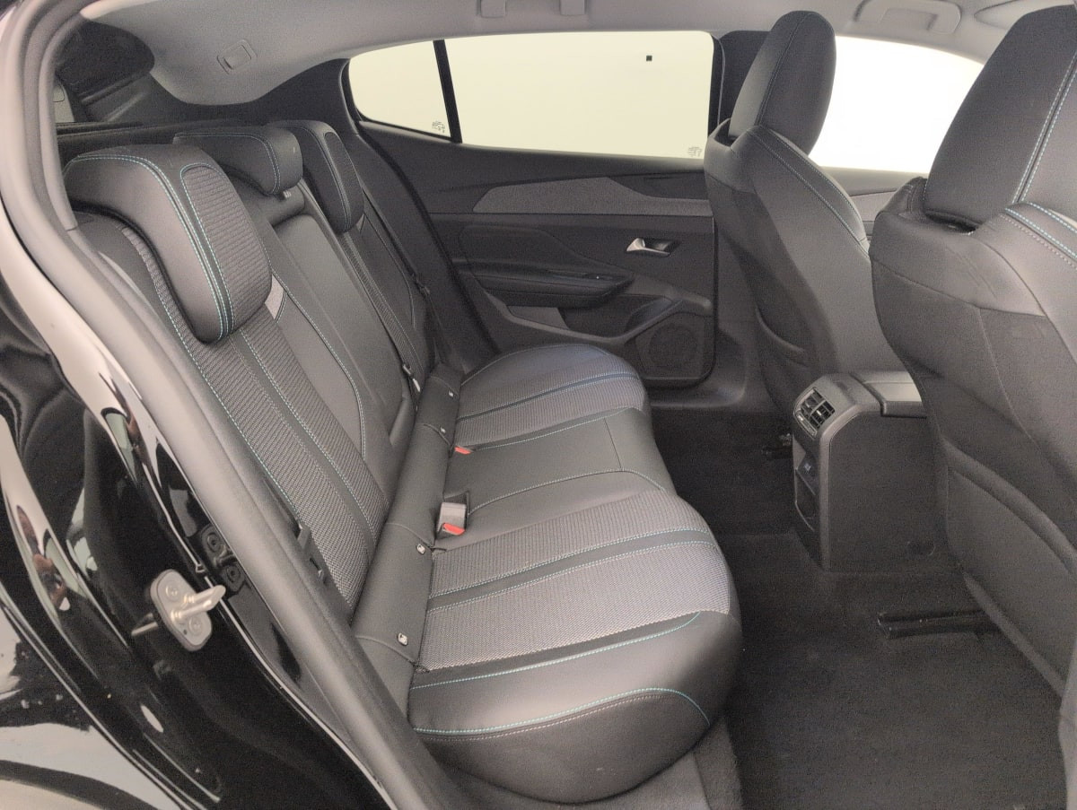 Vente en ligne Peugeot 408 Hybrid 145 e-DCS6 Allure au prix de 21 300 €