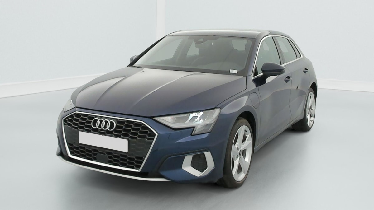 Audi A3 40 TFSIe 204 S tronic 6 Design occasion de 2024 en vente à Rennes