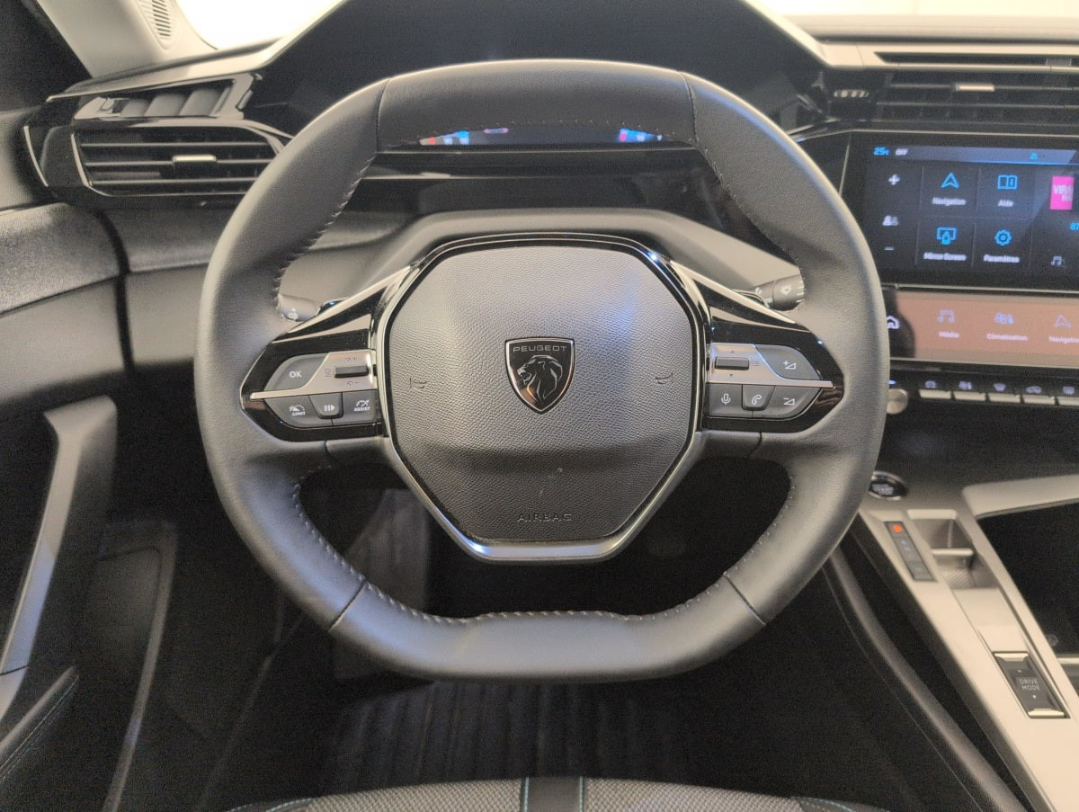 Vente en ligne Peugeot 408 Hybrid 145 e-DCS6 Allure au prix de 21 300 €