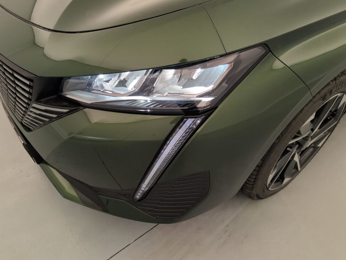 Vente en ligne Peugeot 308 PHEV 180 e-EAT8 Allure Pack au prix de 23 160 €