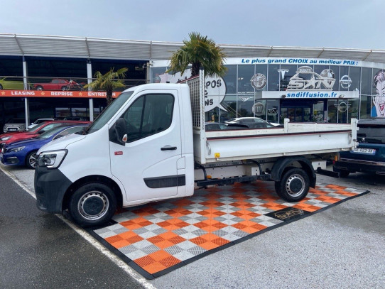 Acheter RENAULT Master Benne 2.3 DCI 180 BVR 3T5 GRAND CONFORT GPS 22500HT chez SN Diffusion