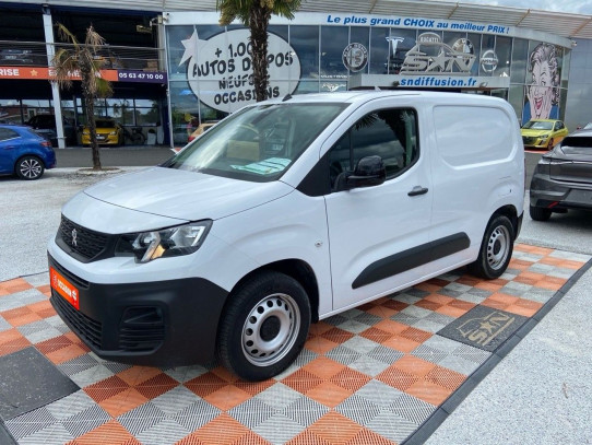 Acheter PEUGEOT PARTNER FOURGON BlueHDi 130 EAT8 3 PL GPS Caméra Attelage chez SN Diffusion