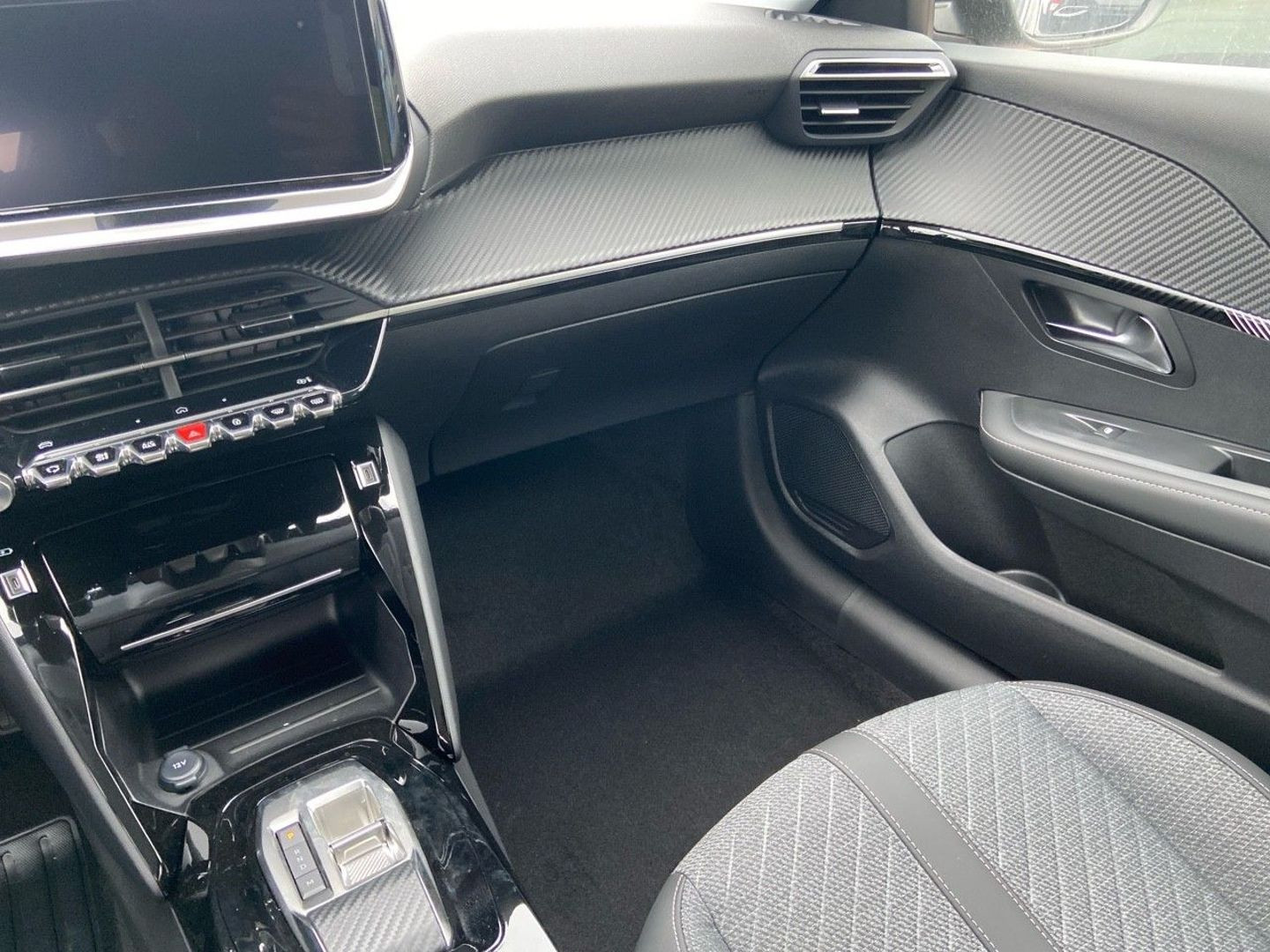 PEUGEOT 208 en vente à Castres chez votre mandataire automobile