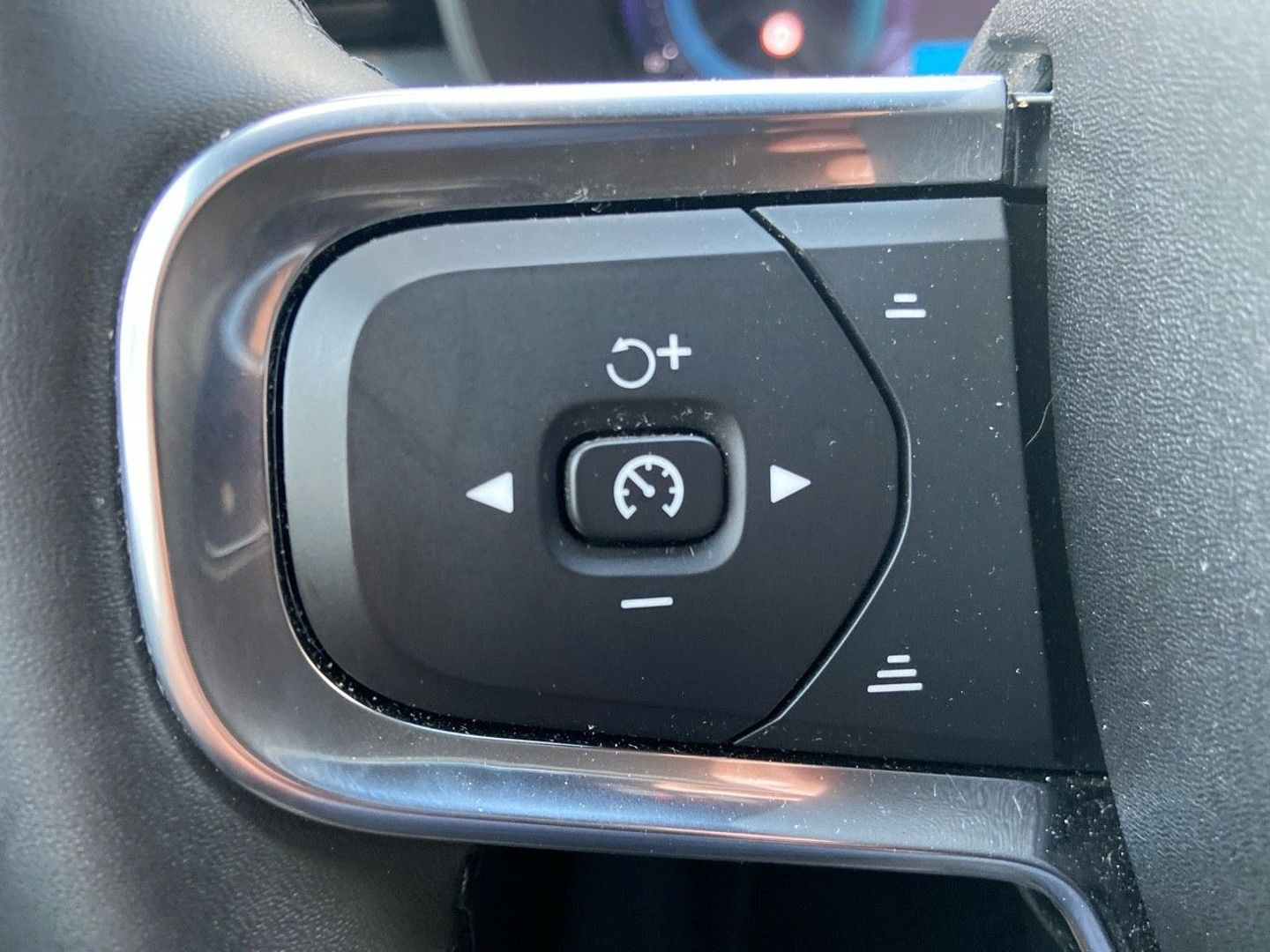 VOLVO XC 40 en vente à Castres chez votre mandataire automobile