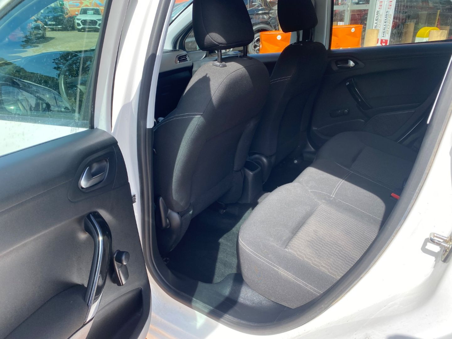 PEUGEOT 208 en vente à Castres chez votre mandataire automobile