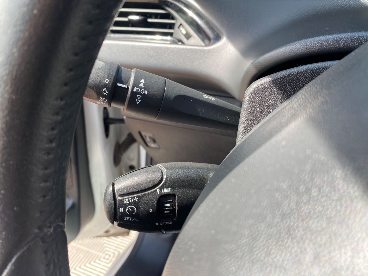 PEUGEOT 208 en vente à Castres chez votre mandataire automobile