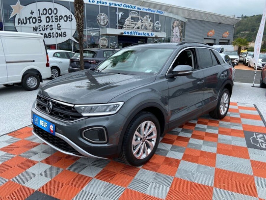 Acheter VOLKSWAGEN T-Roc NEW 1.5 TSI 150 DSG7 LIFE GPS Caméra Cockpit JA 17" chez SN Diffusion
