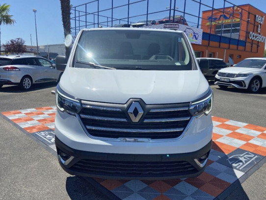 Acheter RENAULT TRAFIC FOURGON L1H1 2.0 Blue dCi 130 GRAND CONFORT Caméra Pack Look chez SN Diffusion