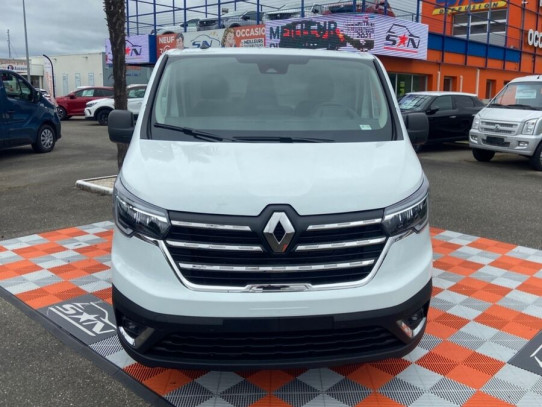 Acheter RENAULT TRAFIC FOURGON L1H1 2.0 Blue dCi 150 GRAND CONFORT GPS Caméra Pack Look chez SN Diffusion