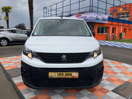 Acheter PEUGEOT PARTNER FOURGON BlueHDi 130 EAT8 ASPHALT 3 PL GPS Caméra Bois chez SN Diffusion