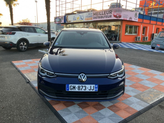 Acheter VOLKSWAGEN Golf VIII 1.0 e-TSI 110 DSG ACTIVE GPS LEDS Cockpit Digital chez SN Diffusion