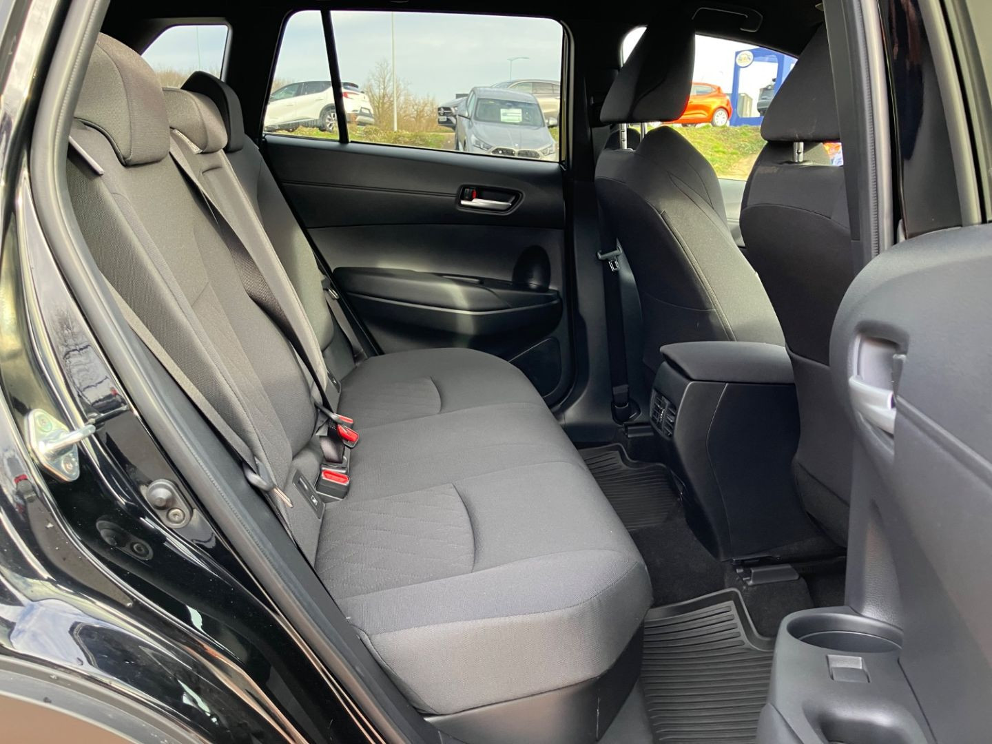 TOYOTA COROLLA CROSS en vente à Montauban chez votre mandataire automobile