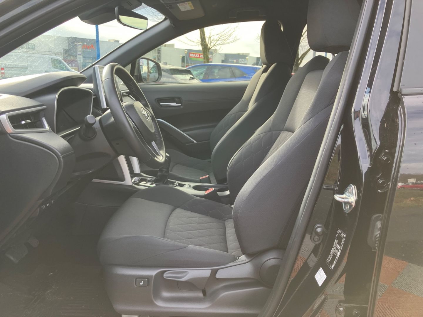 TOYOTA COROLLA CROSS en vente à Montauban chez votre mandataire automobile