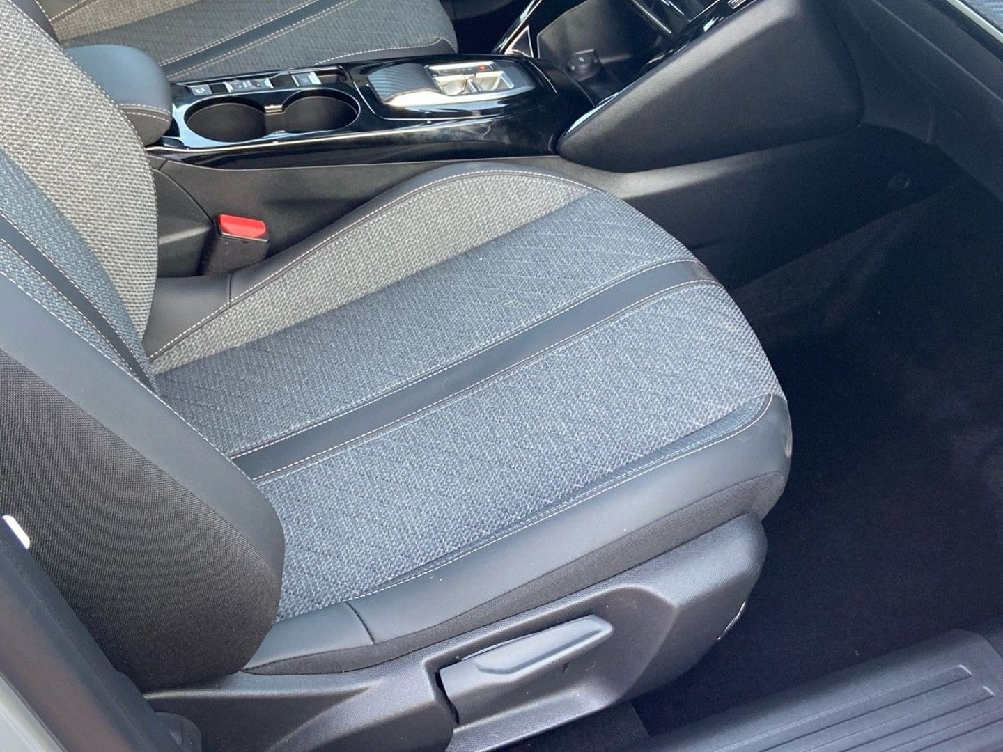 PEUGEOT NEW 2008 en vente à Montauban chez votre mandataire automobile