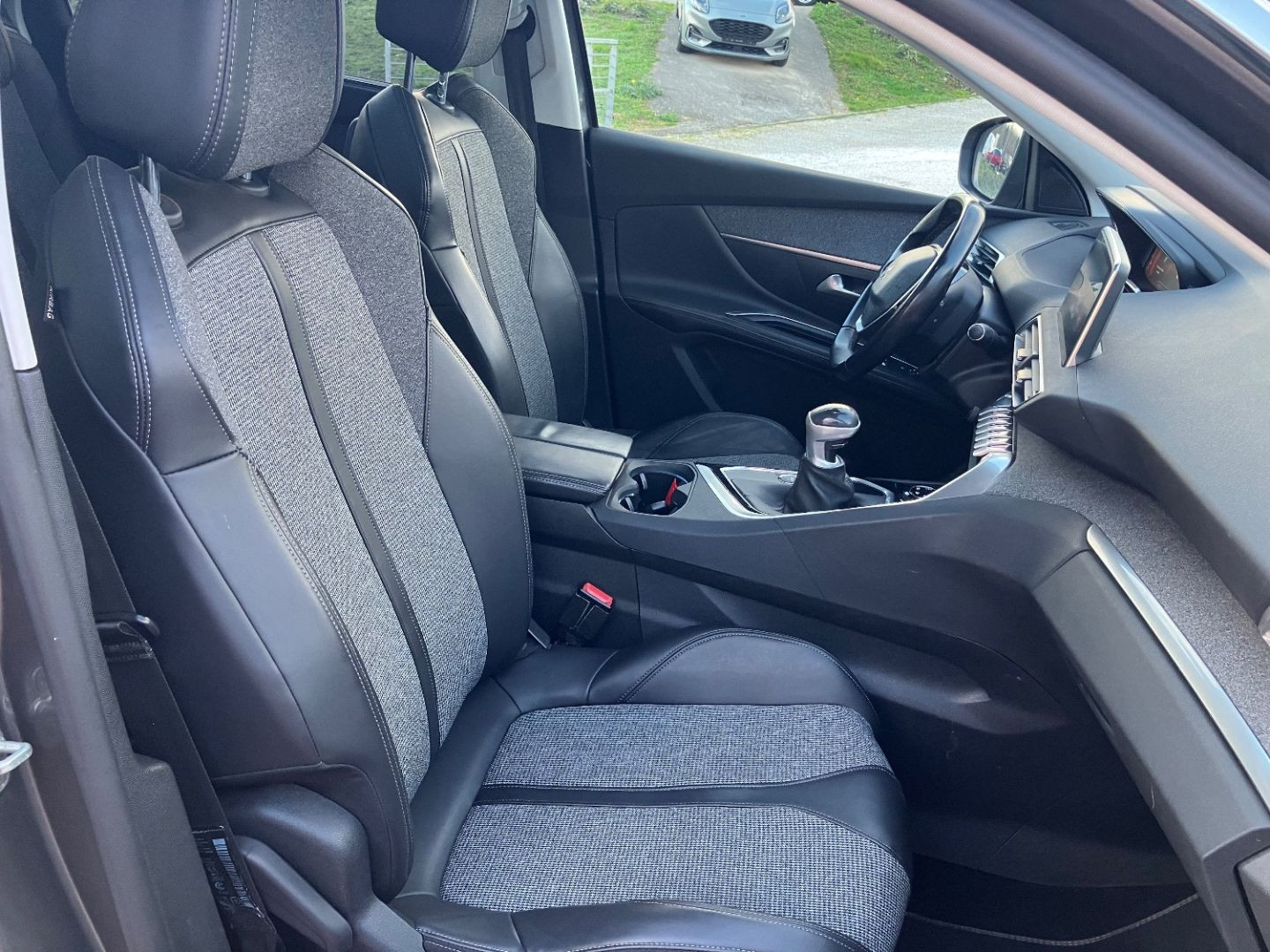 PEUGEOT 5008 en vente à Montauban chez votre mandataire automobile