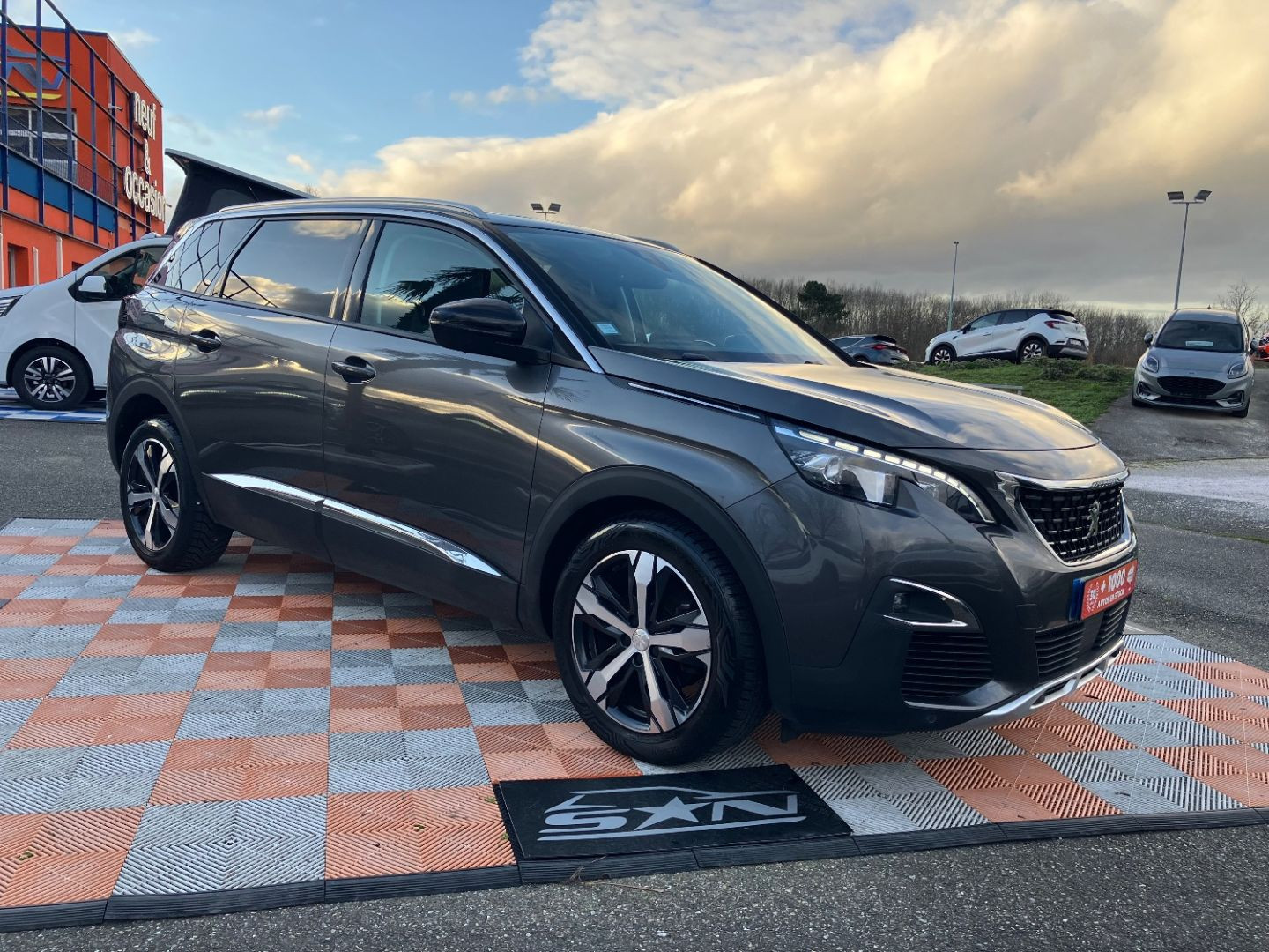 PEUGEOT 5008 en vente à Montauban chez votre mandataire automobile