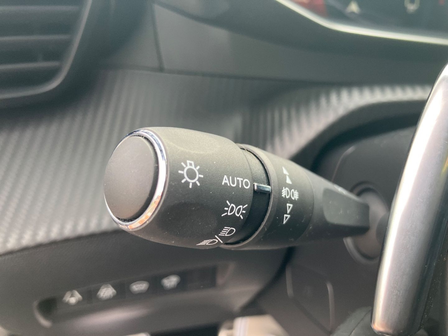 PEUGEOT 2008 en vente à Montauban chez votre mandataire automobile