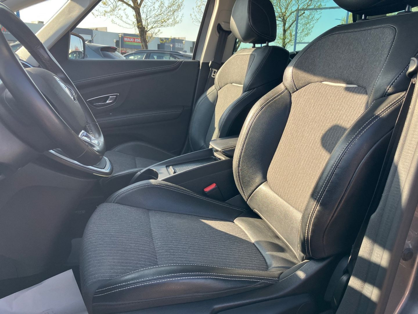 RENAULT Scenic en vente à Montauban chez votre mandataire automobile