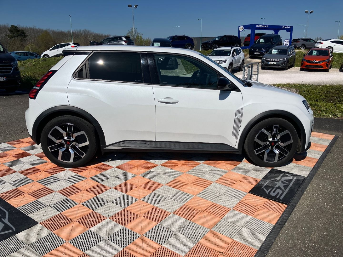 RENAULT R5 en vente à Montauban chez votre mandataire automobile