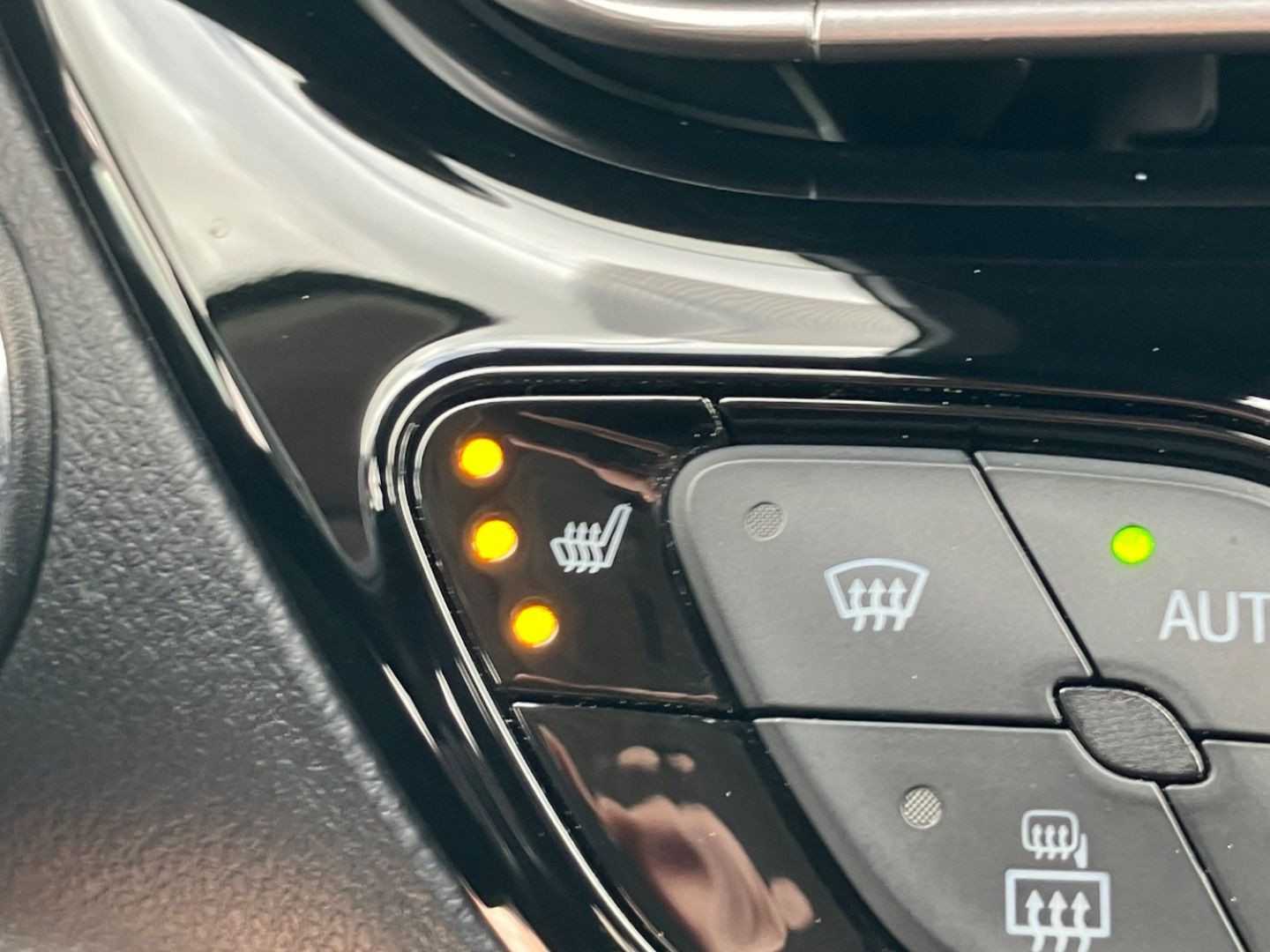 TOYOTA C-HR en vente à Montauban chez votre mandataire automobile