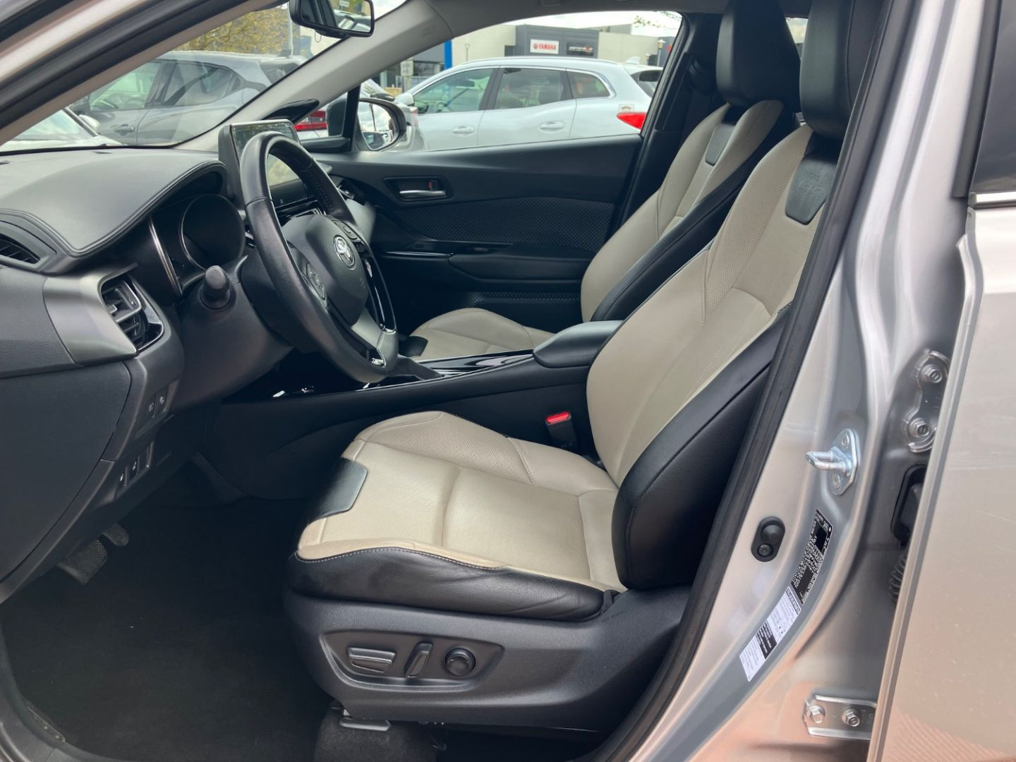 TOYOTA C-HR en vente à Montauban chez votre mandataire automobile