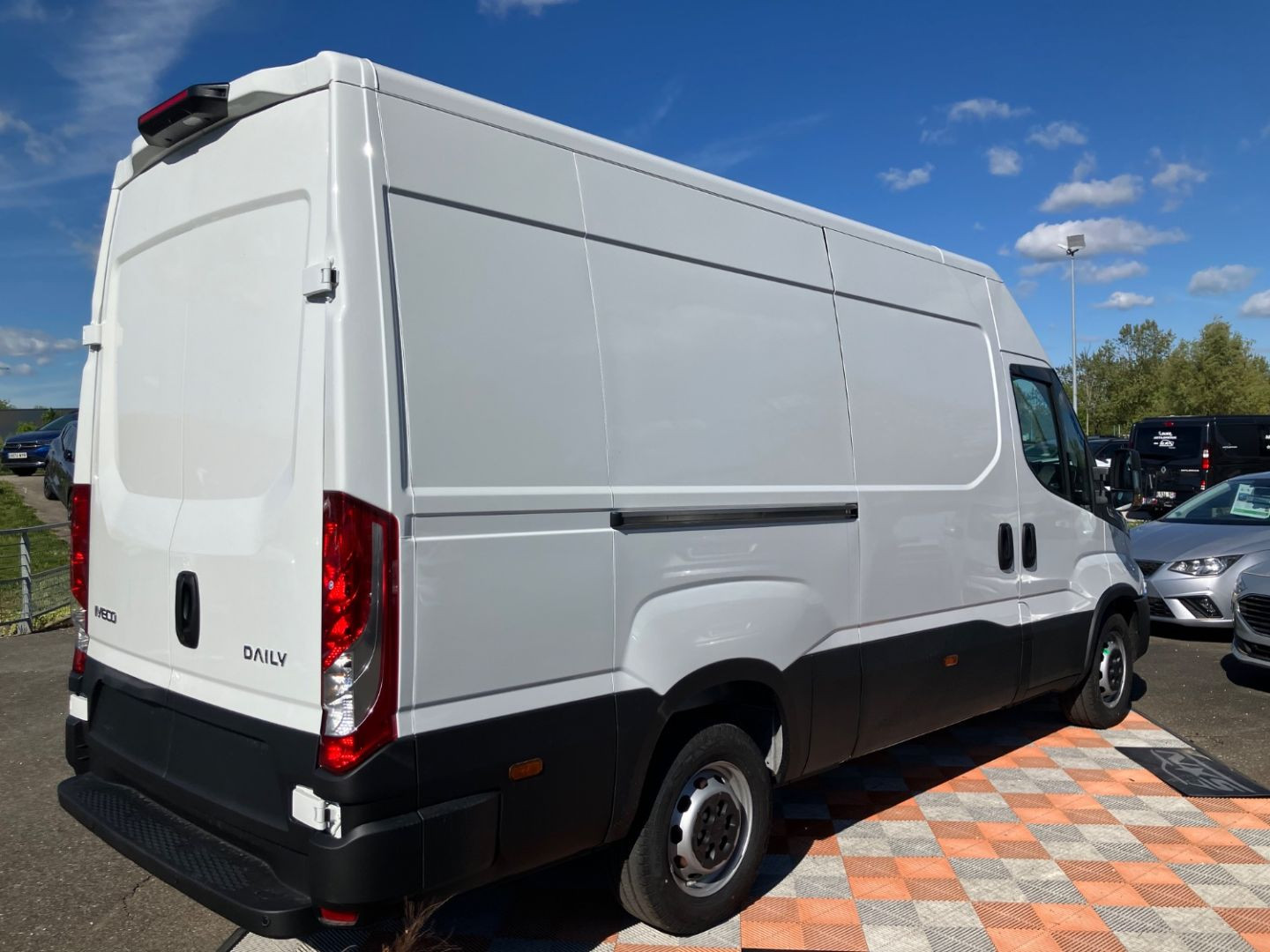 IVECO DAILY 35S FOURGON en vente à Montauban chez votre mandataire automobile