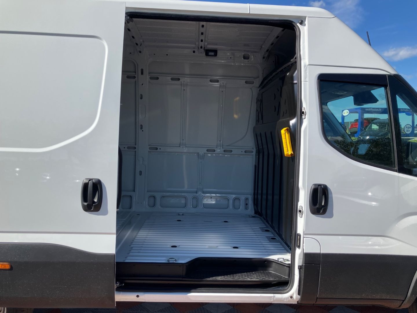IVECO DAILY 35S FOURGON en vente à Montauban chez votre mandataire automobile
