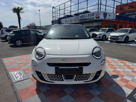 Acheter FIAT 600 1.2 145 Hybrid AUTOMATIQUE LA PRIMA Toit Noir chez SN Diffusion