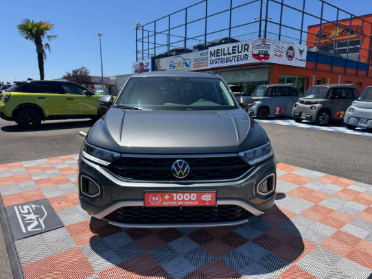 Acheter VOLKSWAGEN T-Roc 1.5 TSI 150 DSG7 LIFE PLUS Cockpit Caméra JA 17" Barres chez SN Diffusion