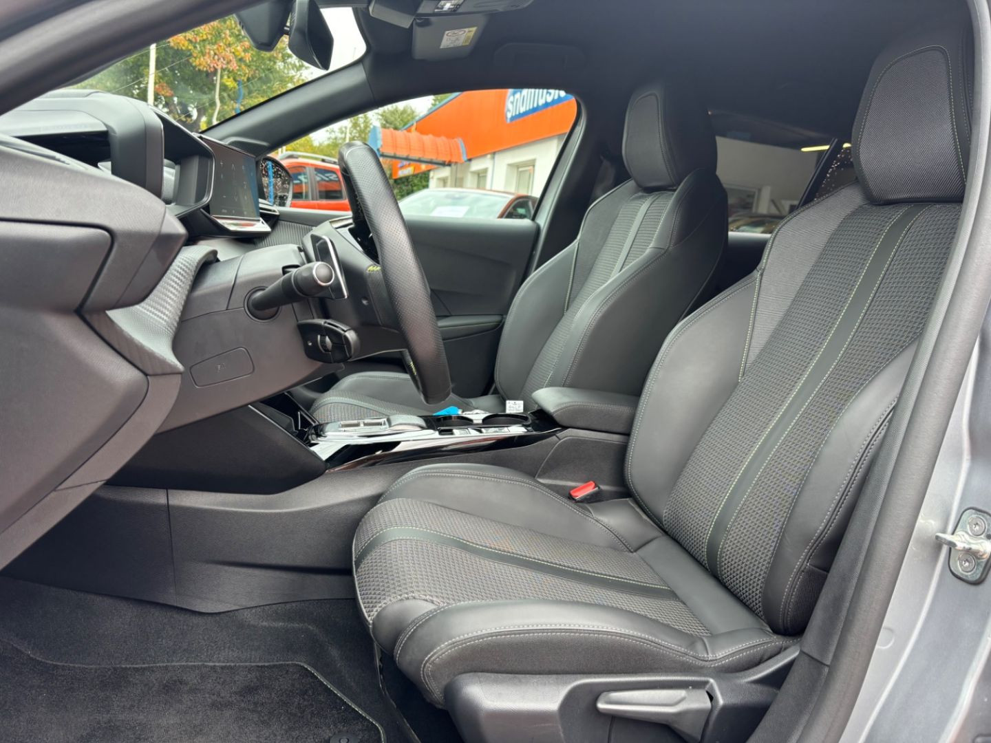 PEUGEOT 208 en vente à Cahors chez votre mandataire automobile