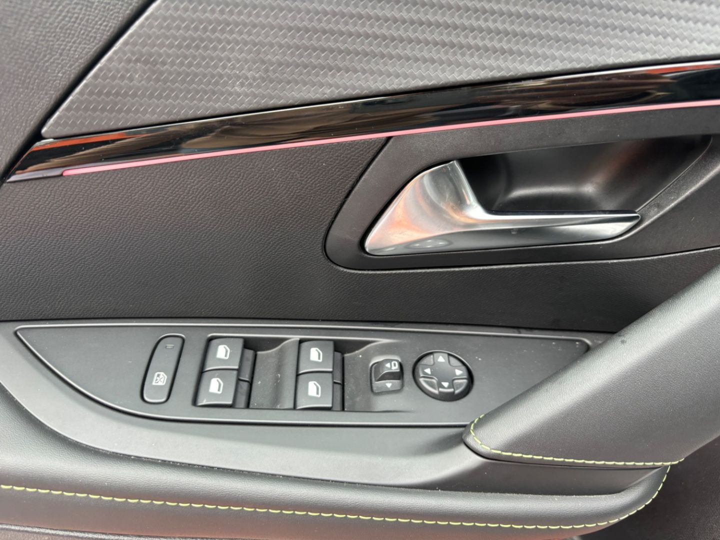 PEUGEOT 208 en vente à Cahors chez votre mandataire automobile