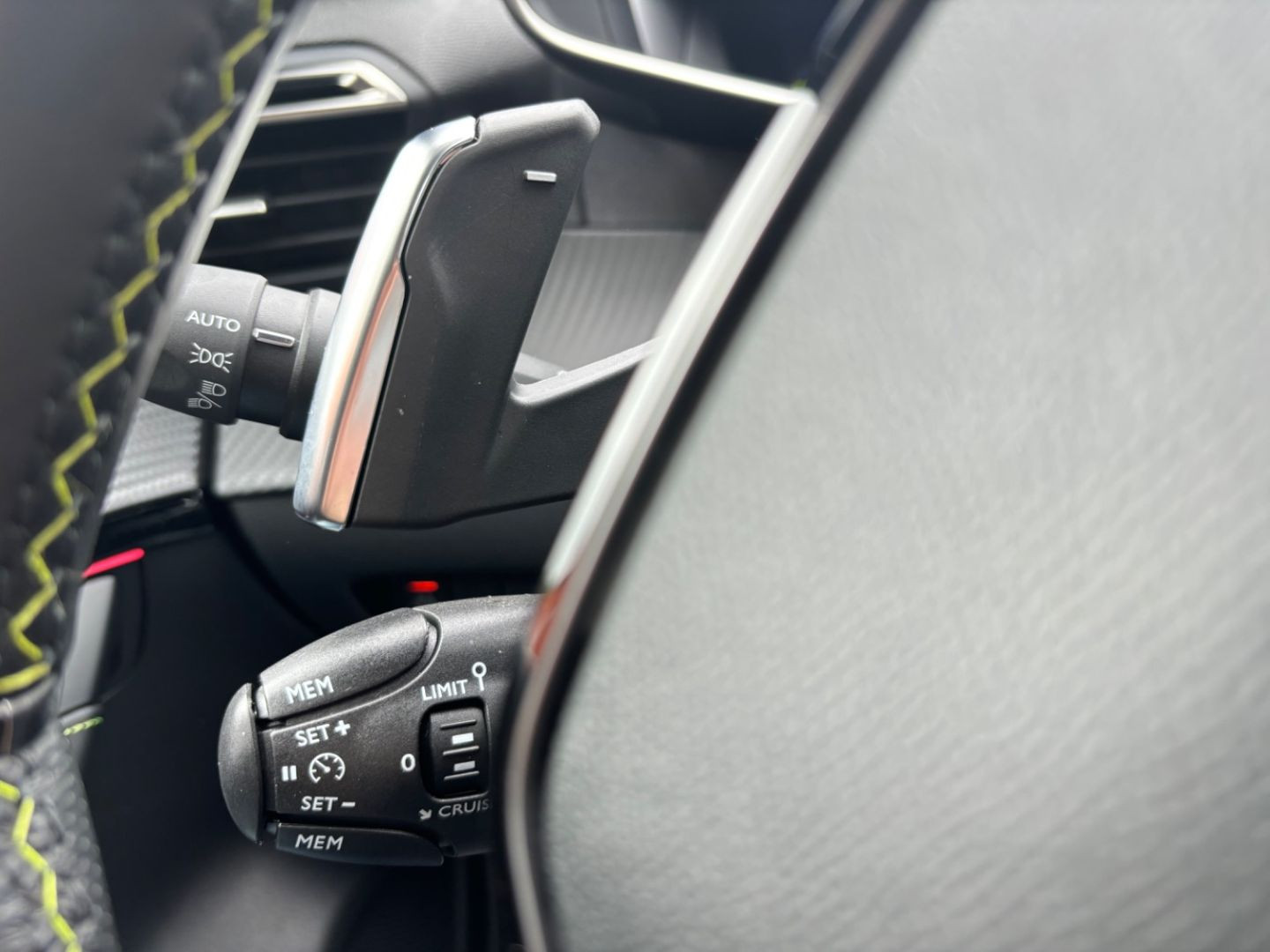 PEUGEOT 208 en vente à Cahors chez votre mandataire automobile