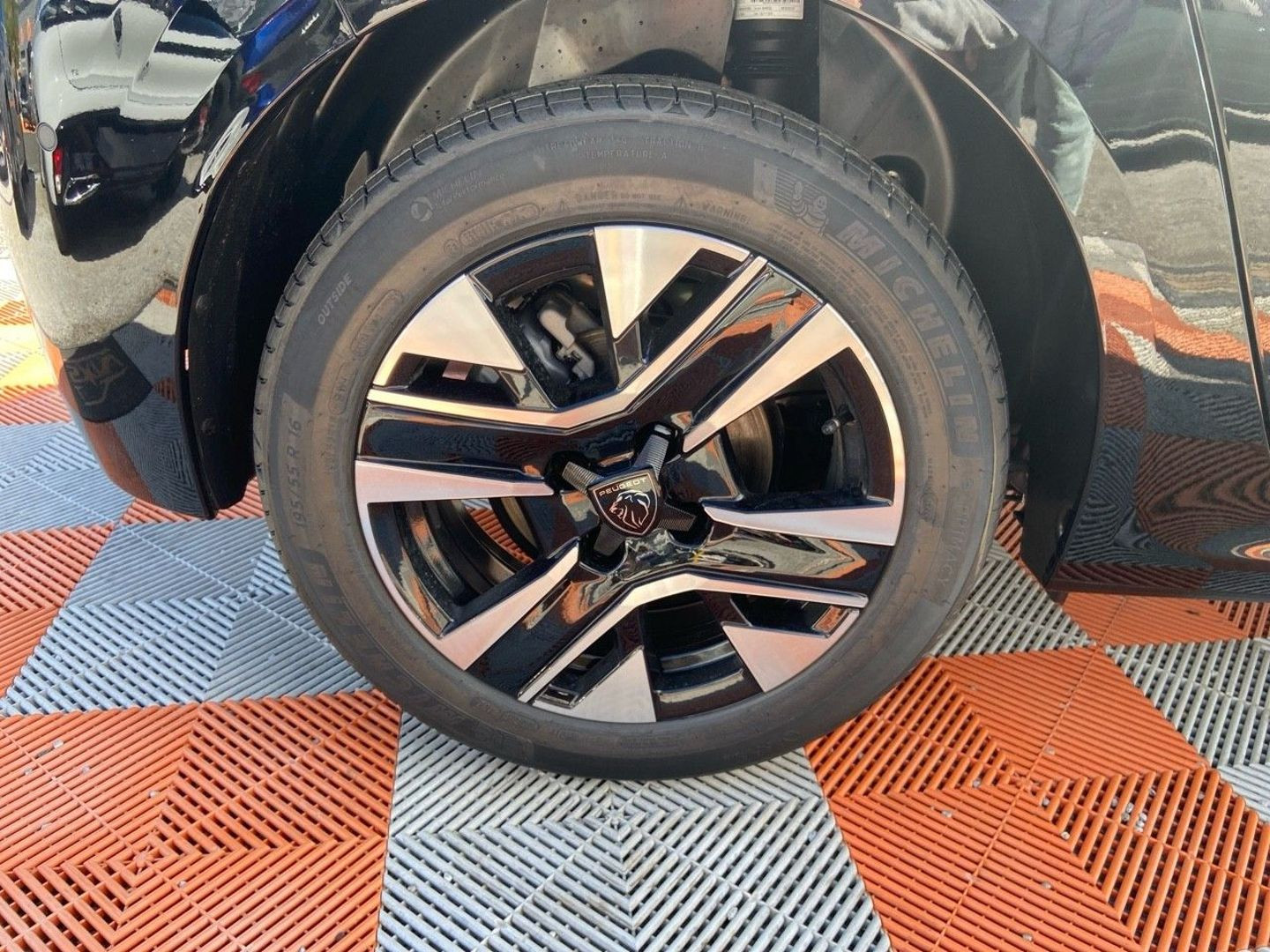 PEUGEOT 208 en vente à Cahors chez votre mandataire automobile