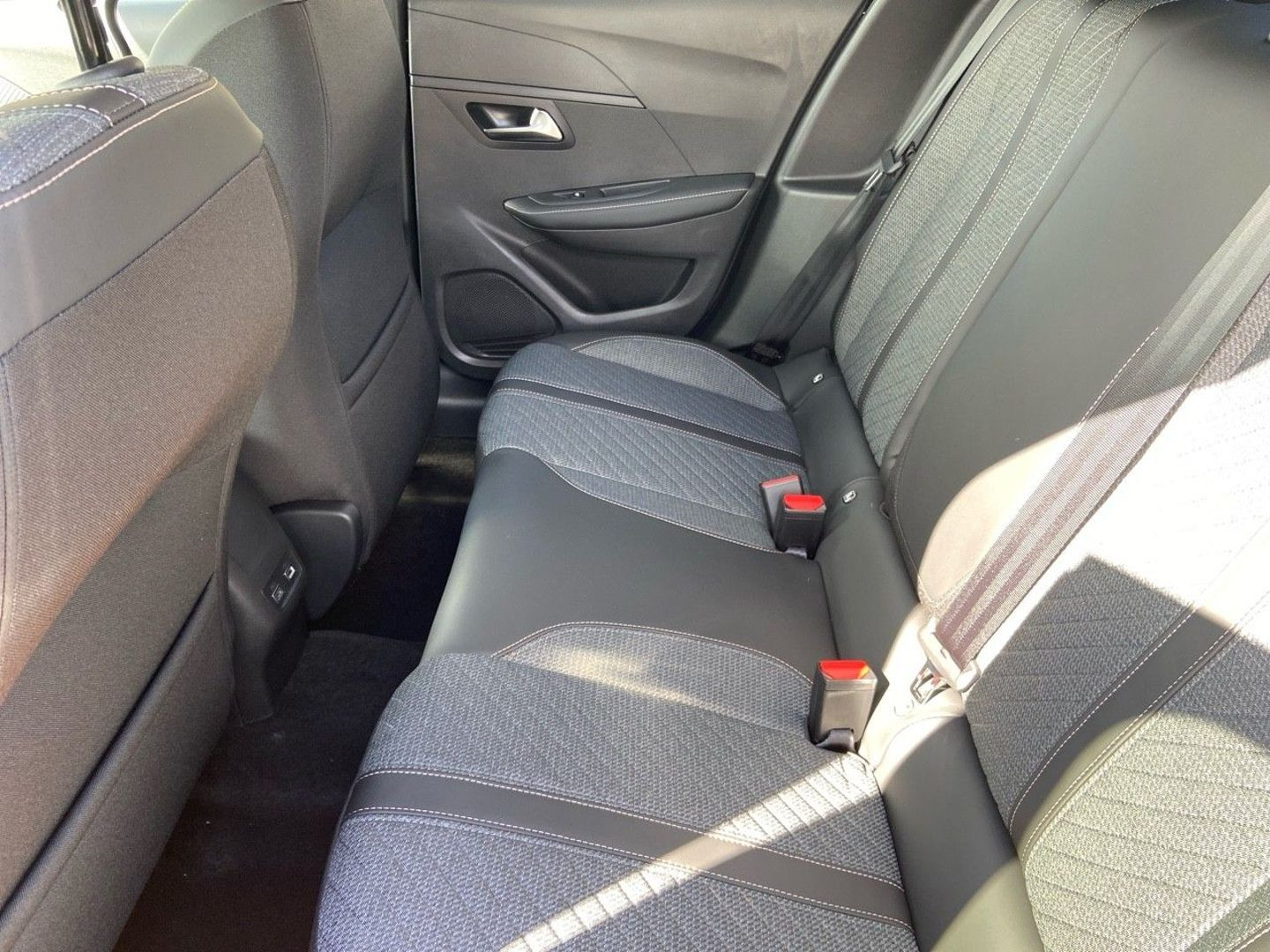 PEUGEOT 208 en vente à Cahors chez votre mandataire automobile