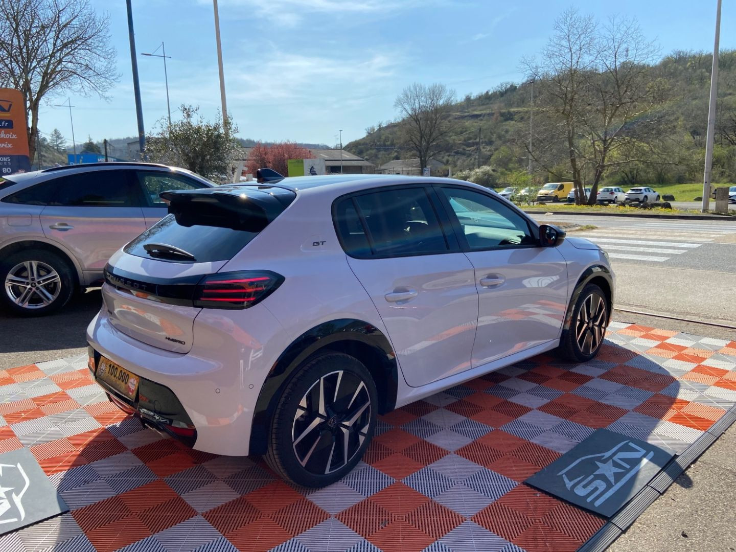 PEUGEOT 208 en vente à Cahors chez votre mandataire automobile