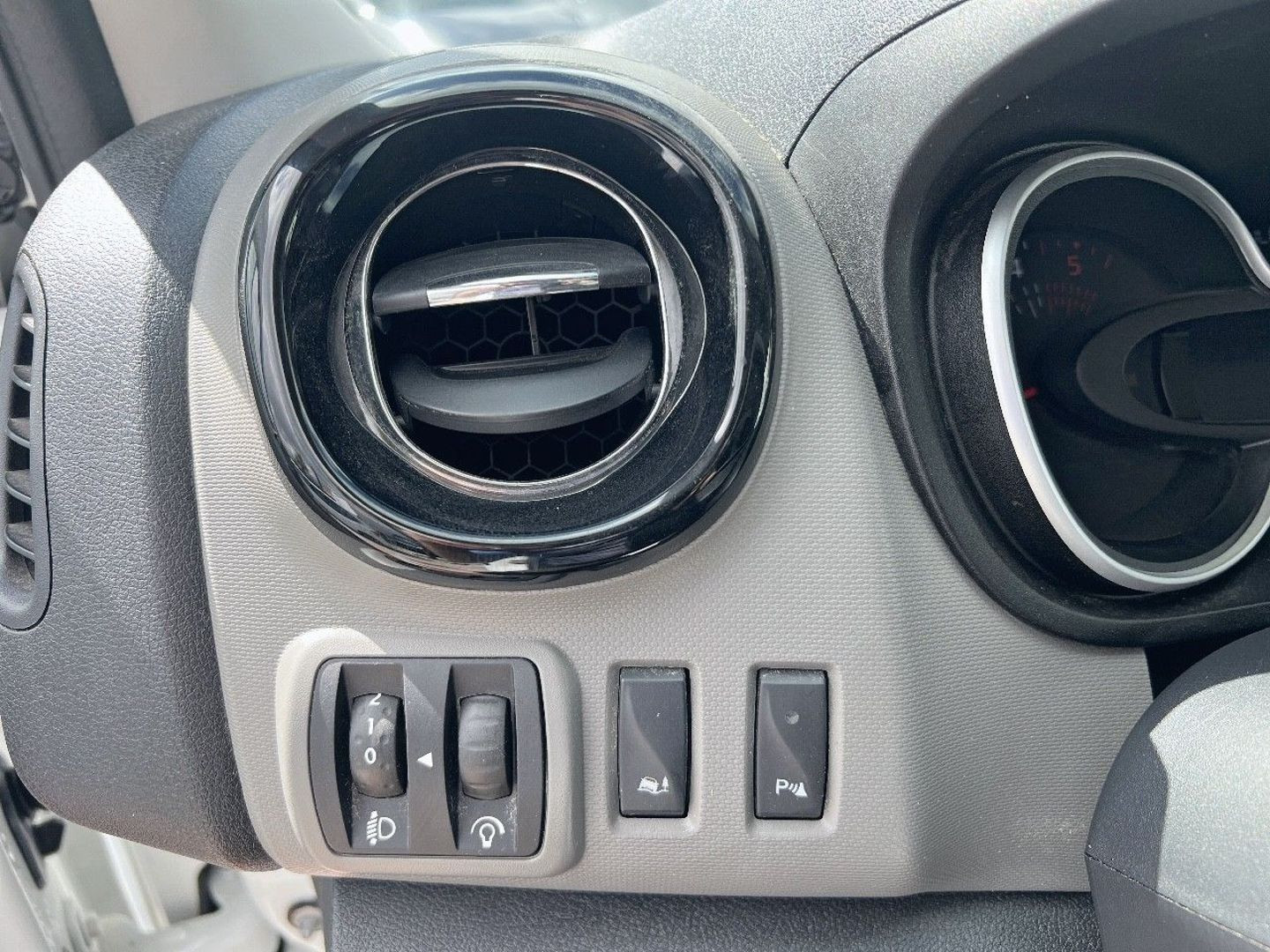 RENAULT TRAFIC FOURGON en vente à Cahors chez votre mandataire automobile