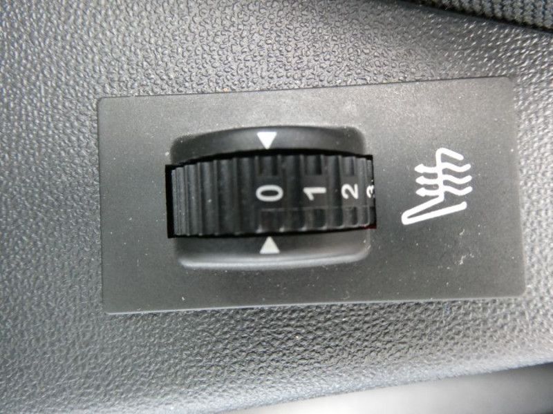 Photo 24 de l'offre de PEUGEOT 2008 1.2 PureTech 130 BVM6 Ph2 GT LINE TOIT Pano CarPlay Grip.C. à 11950€ chez Mérignac auto